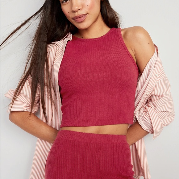 Old Navy Red Cropped Ribbed Knit Crewneck Stretchy Tank Top - Picture 3 of 10